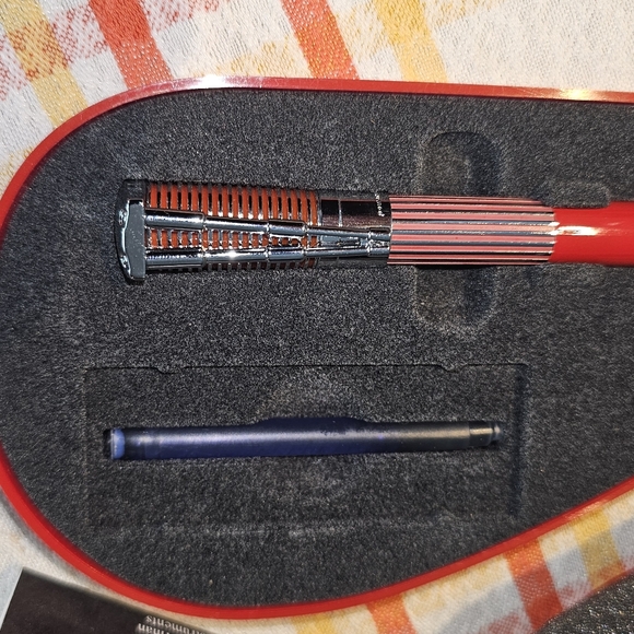 Waterman Harley Davidson Horizon Red Fountain Pen - Picture 4 of 5